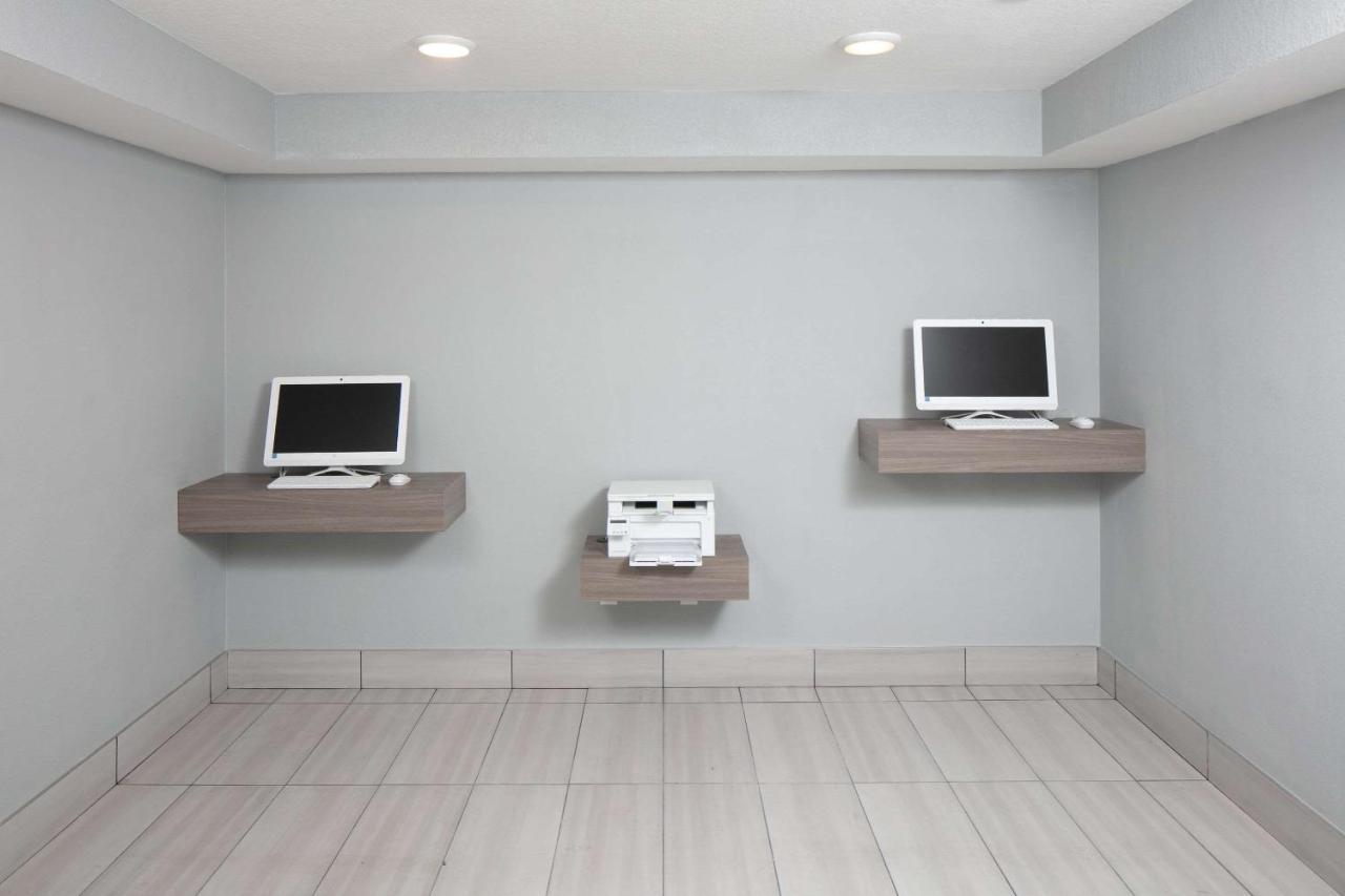 28 Airport, Ascend Collection